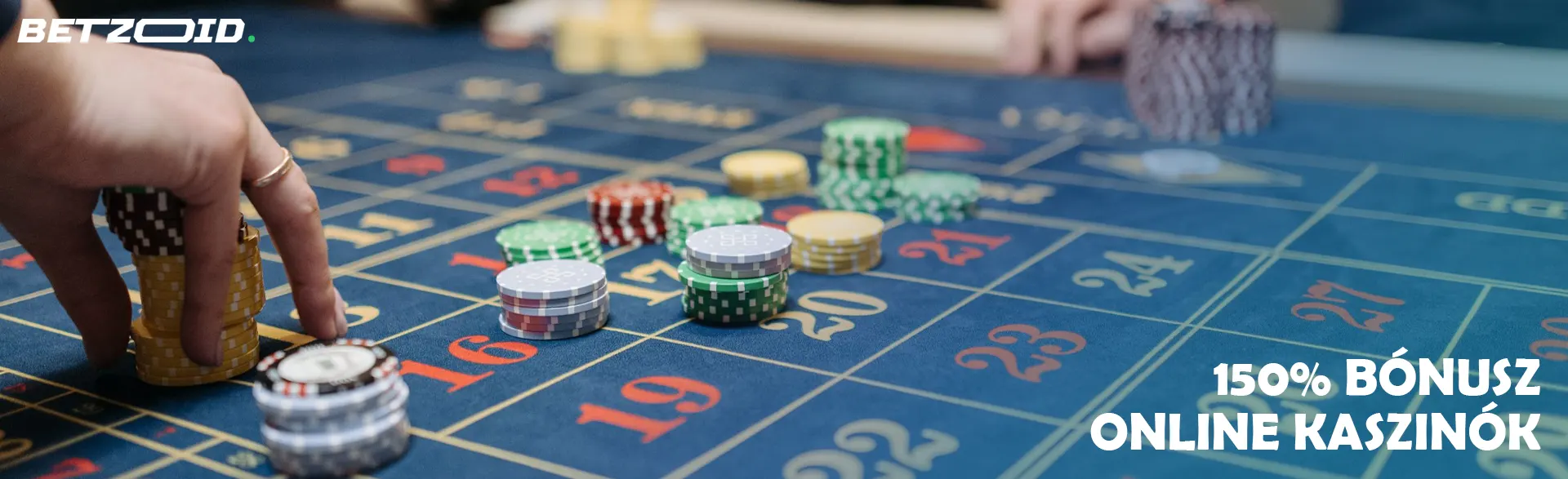 Egy játékos zsetonokat helyez a kaszinóasztalra.