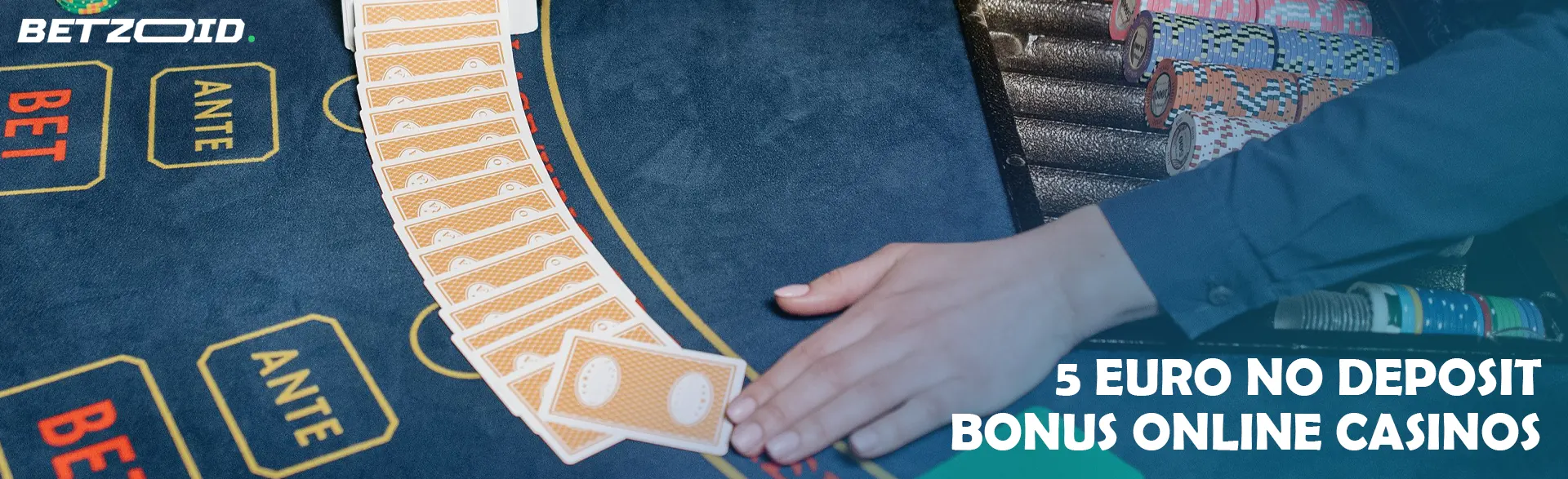 The player spread out the cards on the casino table.