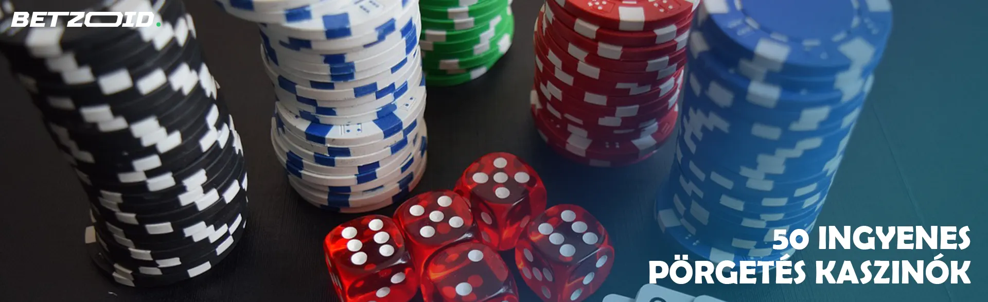 Zsetonhalmok a kockák mellett.