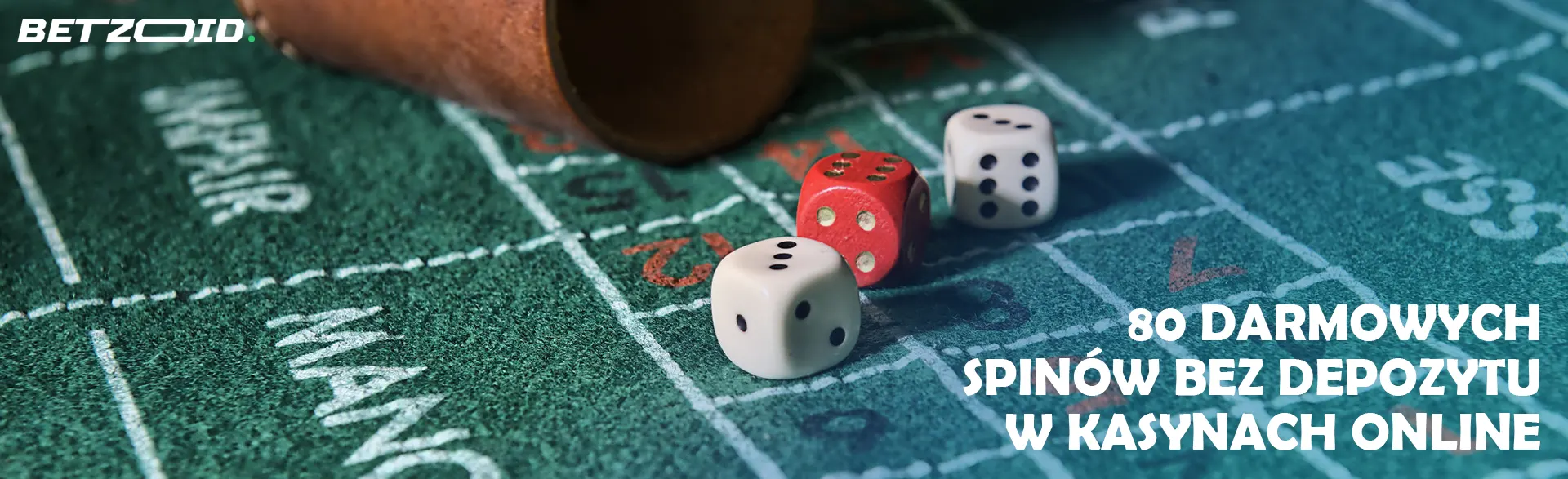 Kości obok miski do rzucania.