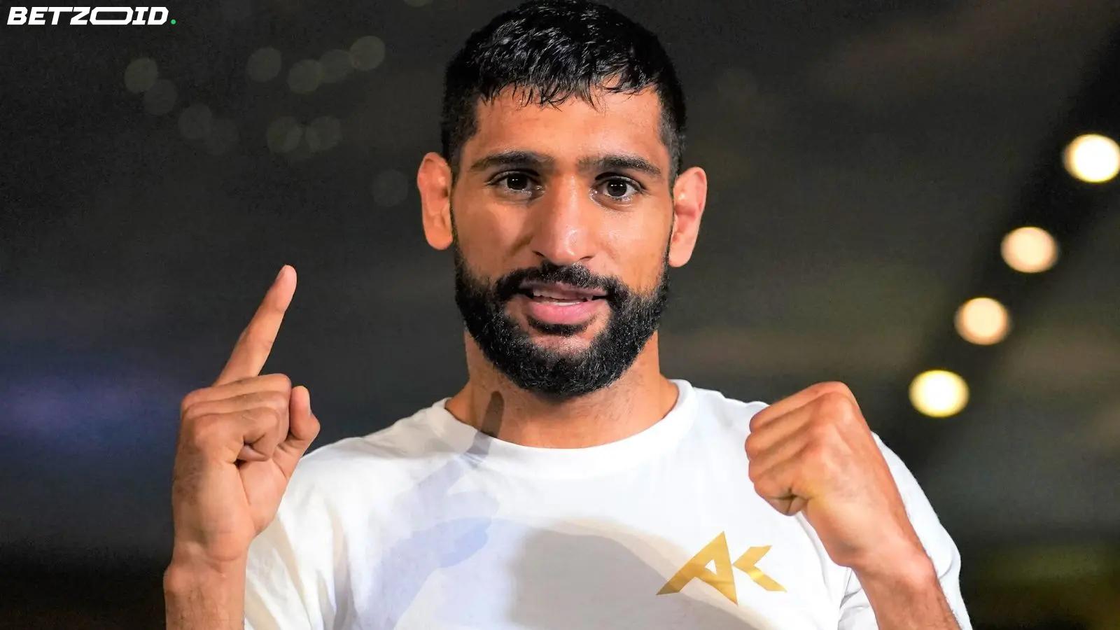 Amir Khan Would Pay to See Ronaldo and Messi Square Off in Boxing Ring.