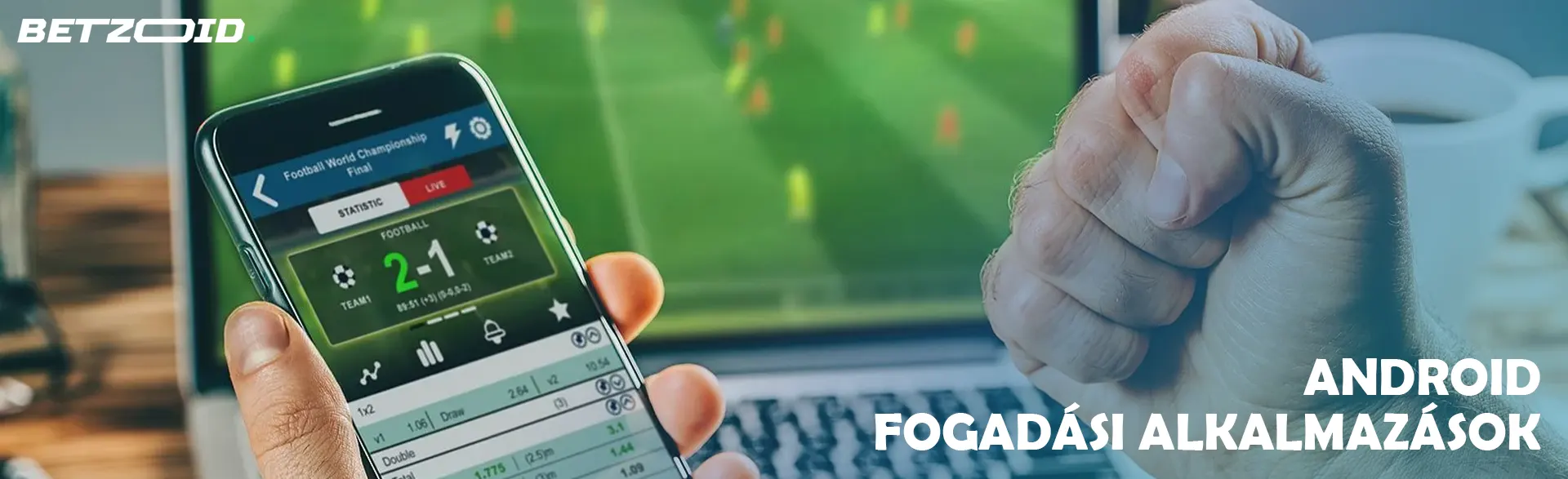 Férfi tartja a smartphone-t fogadásokkal.