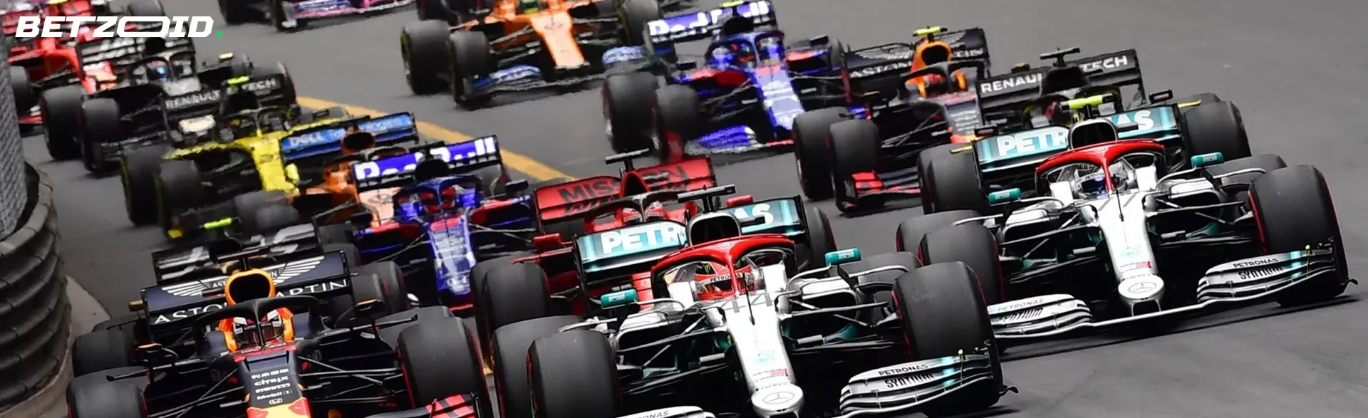 Coches de carreras de Fórmula 1 en la pista durante la carrera.