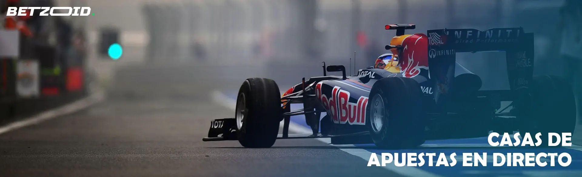 Coche de carreras de Fórmula 1 en la pista.