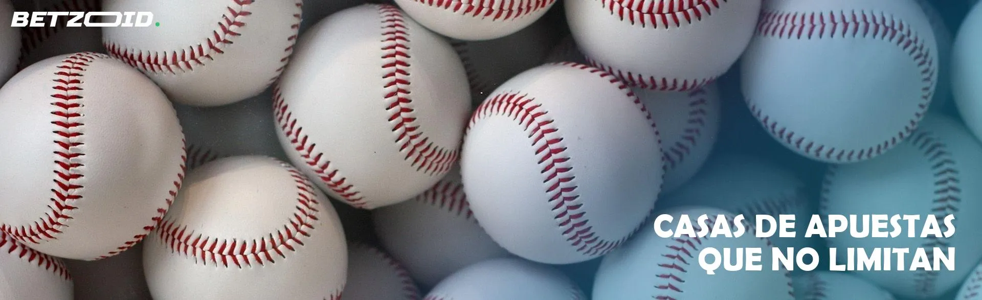 Un montón de pelotas de béisbol. 