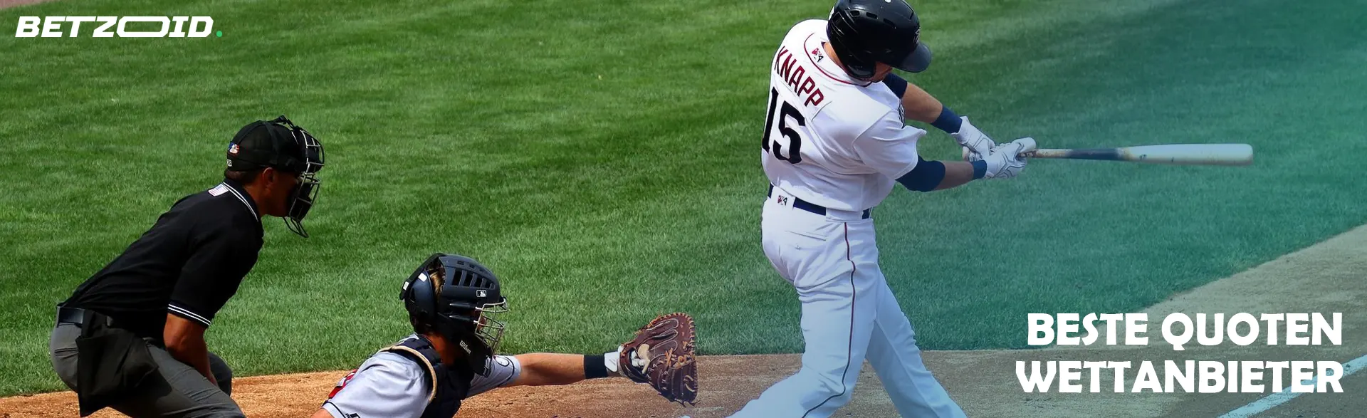 Baseballspieler in Aktion während eines Spiels.