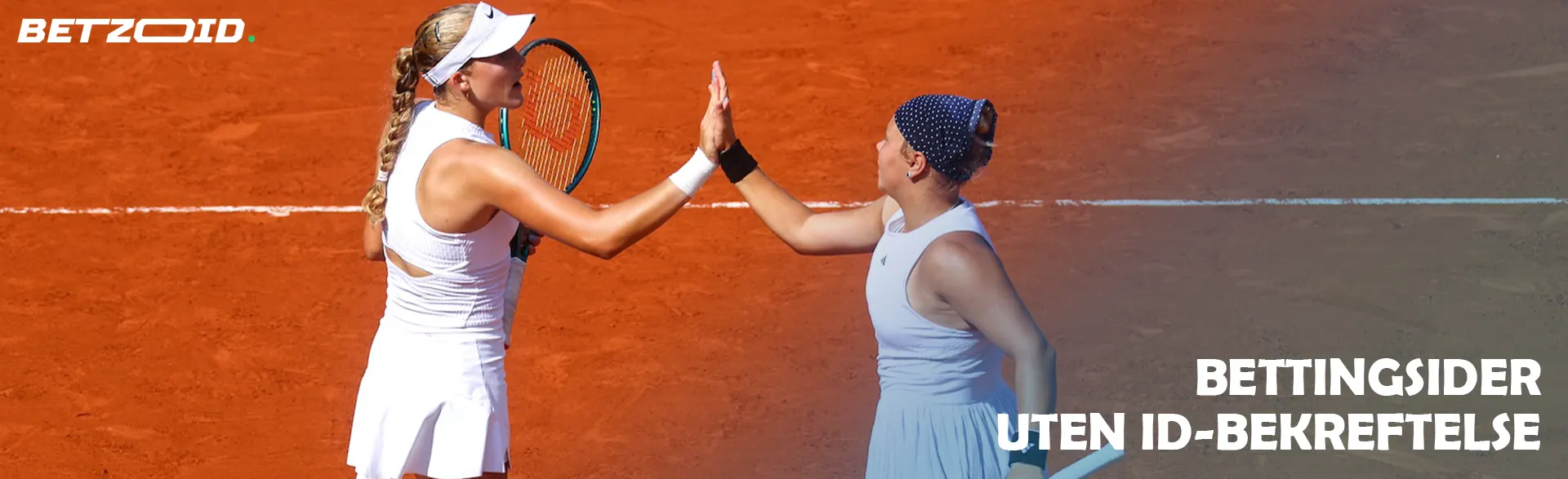 Tennisspillere hilser på hverandre før kampen.