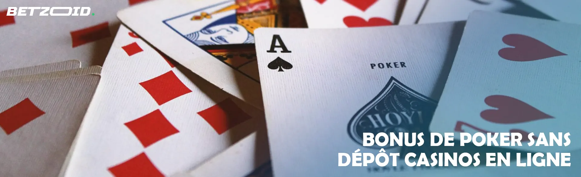 Jeu de cartes dispersés.