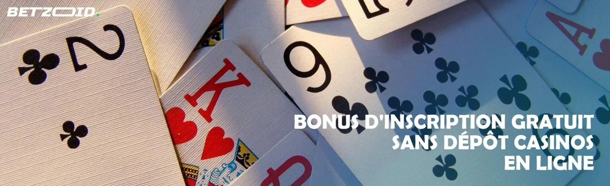 Jeu de cartes dispersés.