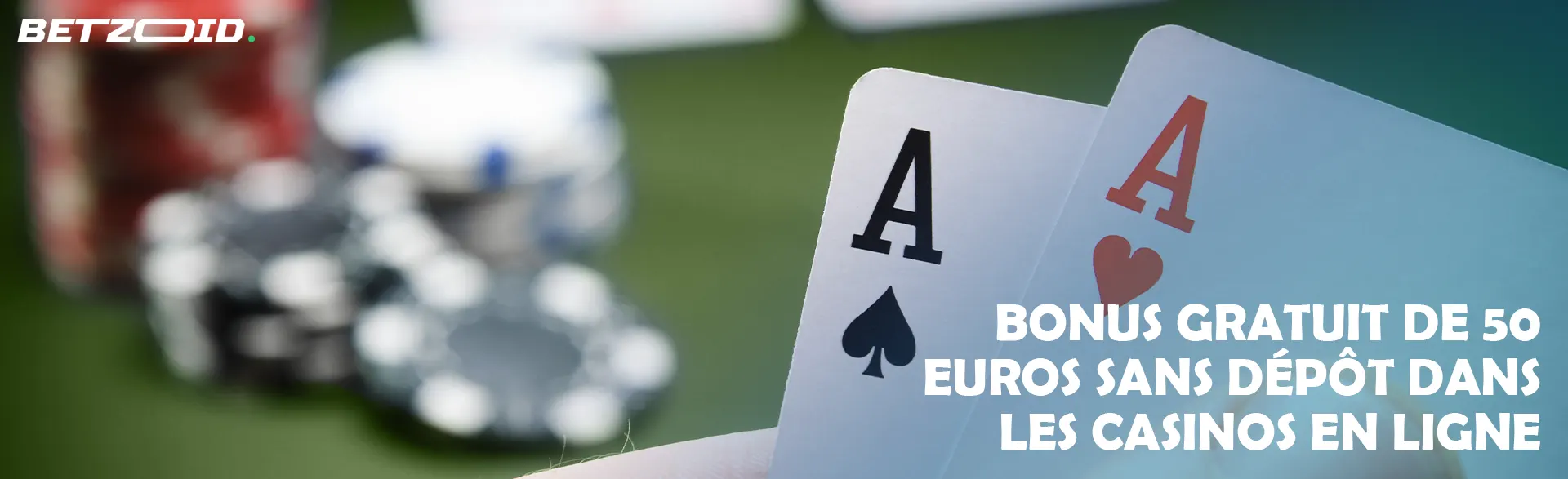 Deux cartes à jouer sur fond de jetons de casino.