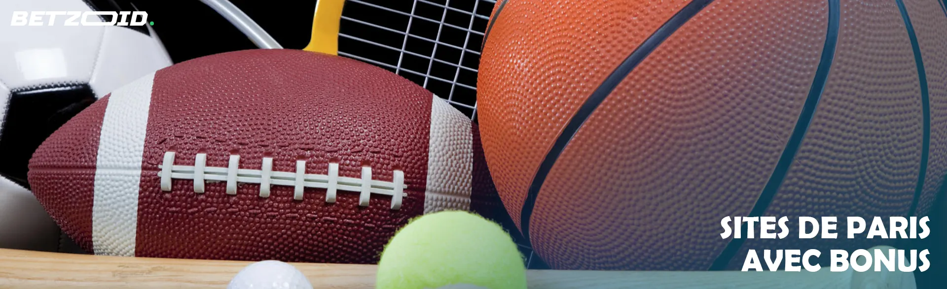 Balles, raquettes et autres équipements sportifs.