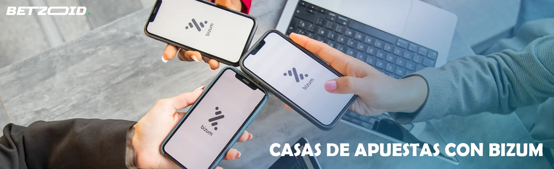 Teléfonos mostrando la app de Bizum.