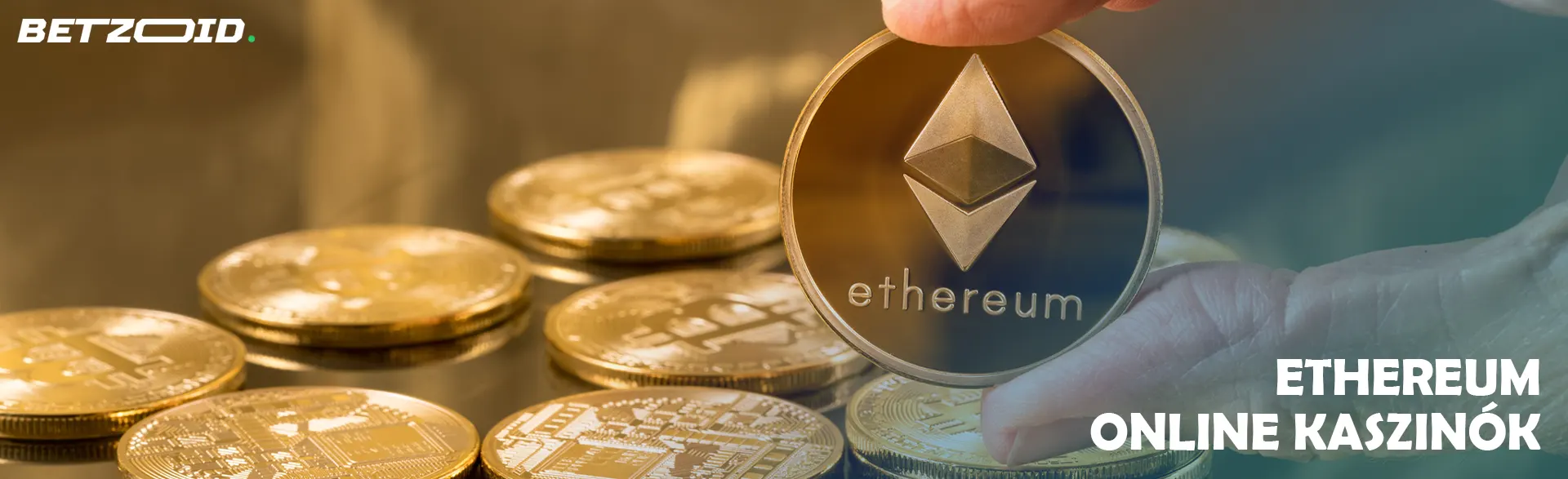 Egy személy Ethereum kriptovalutát tart a kezében.
