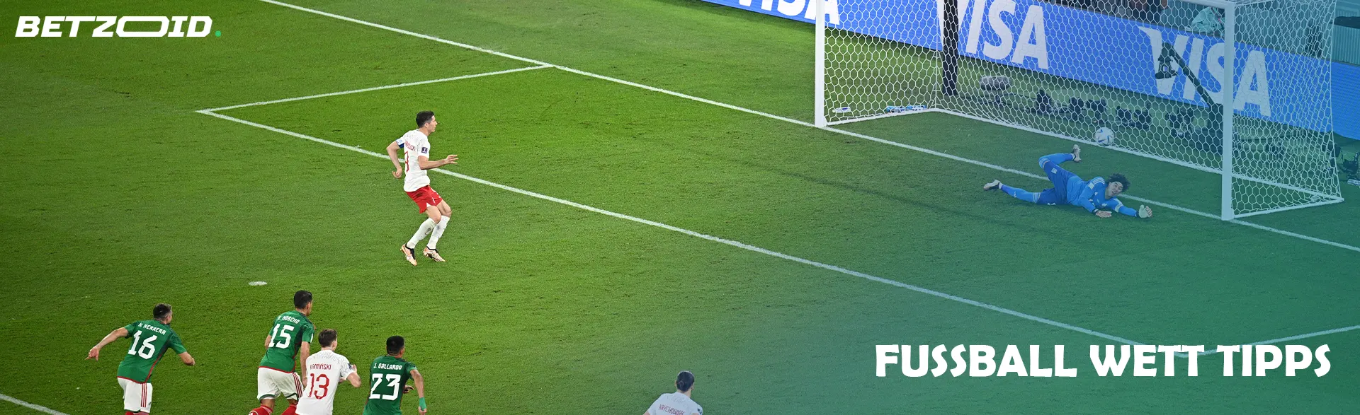 Fußballspieler auf dem Spielfeld während des Spiels.