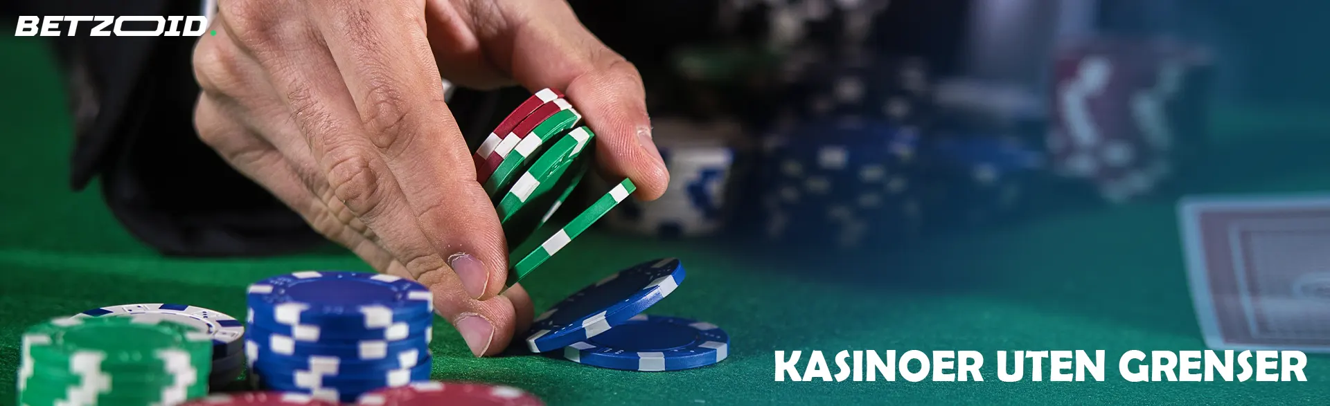 Spilleren plasserer kortene på kasinobordet.