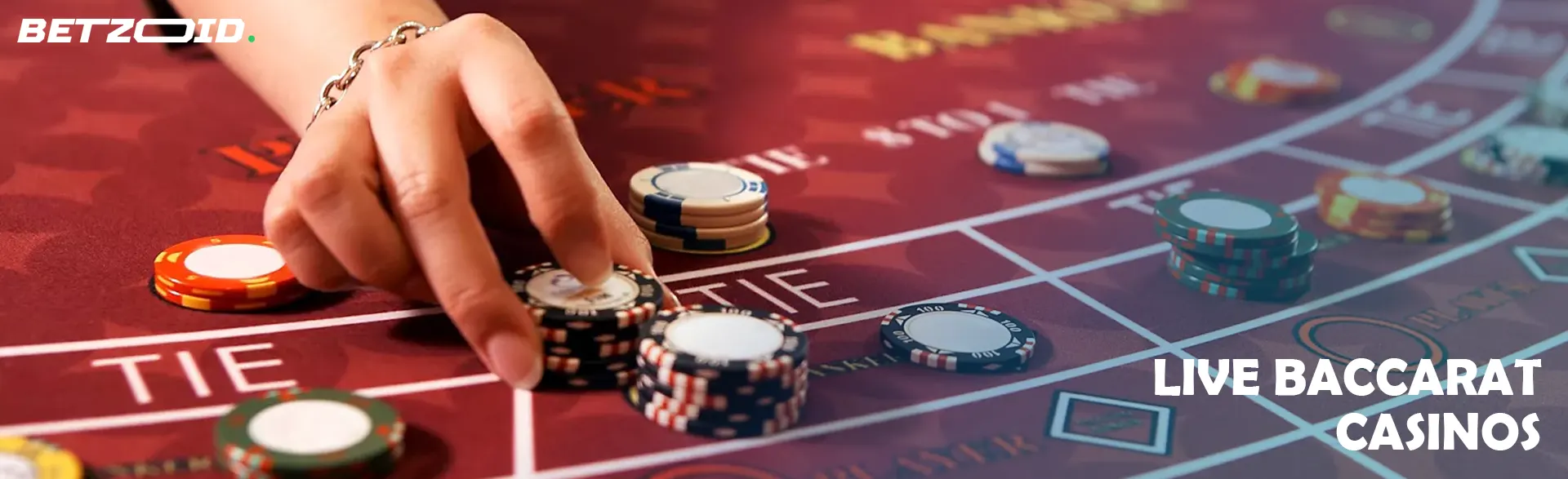 Der Spieler legt Chips auf den Casinotisch.