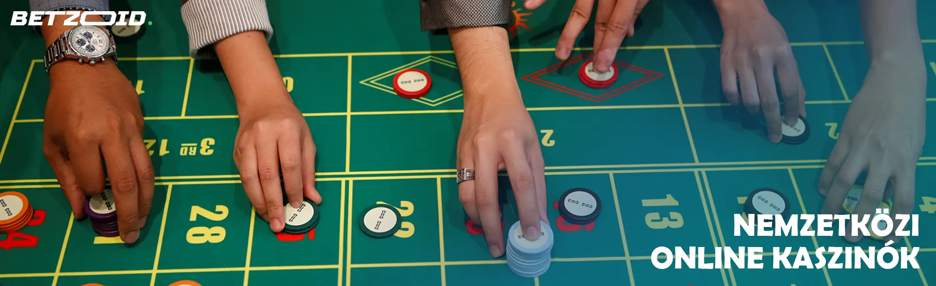 A játékosok kaszinó zsetonokkal tesznek téteket.