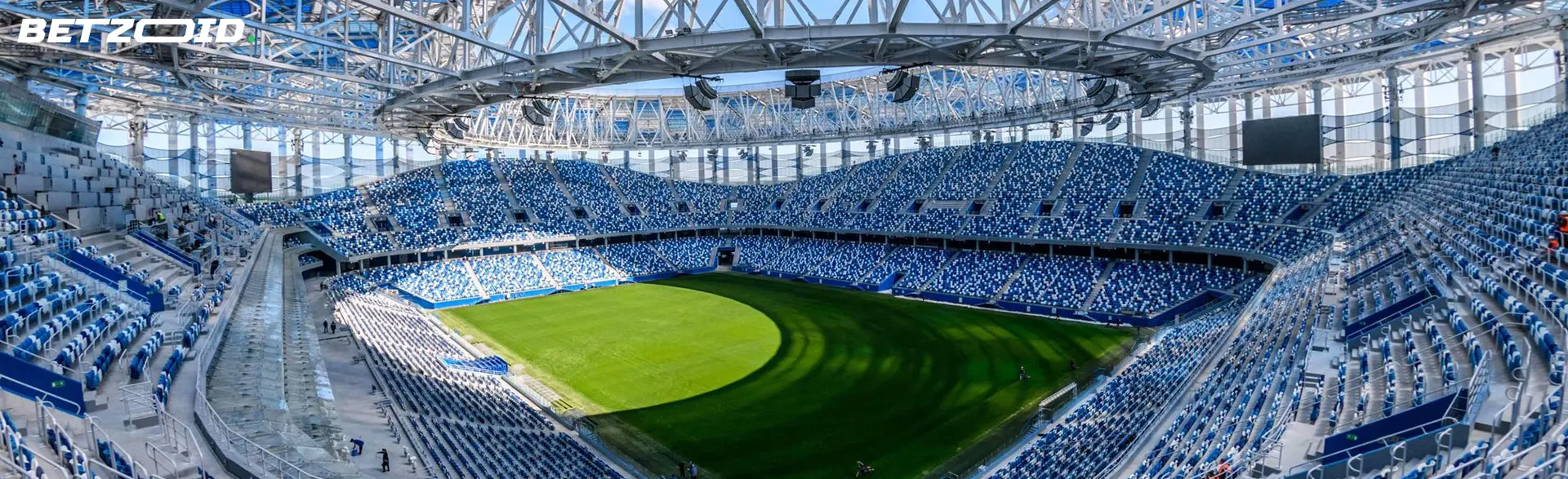 Prázdný fotbalový stadion.