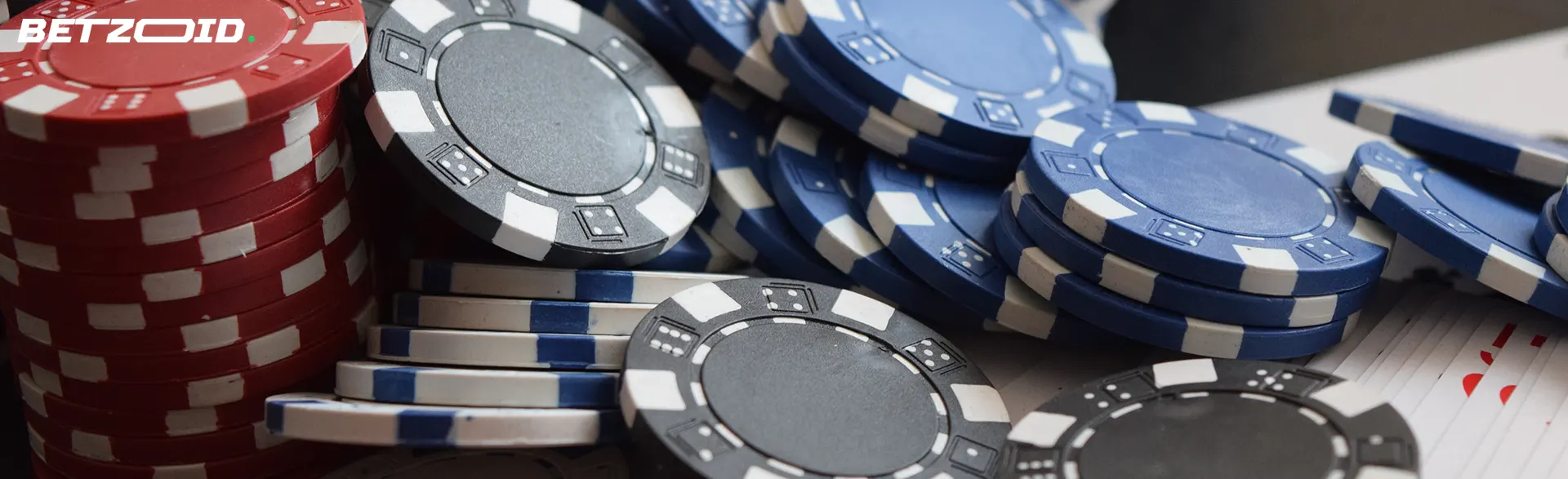 Una pila de fichas de casino.