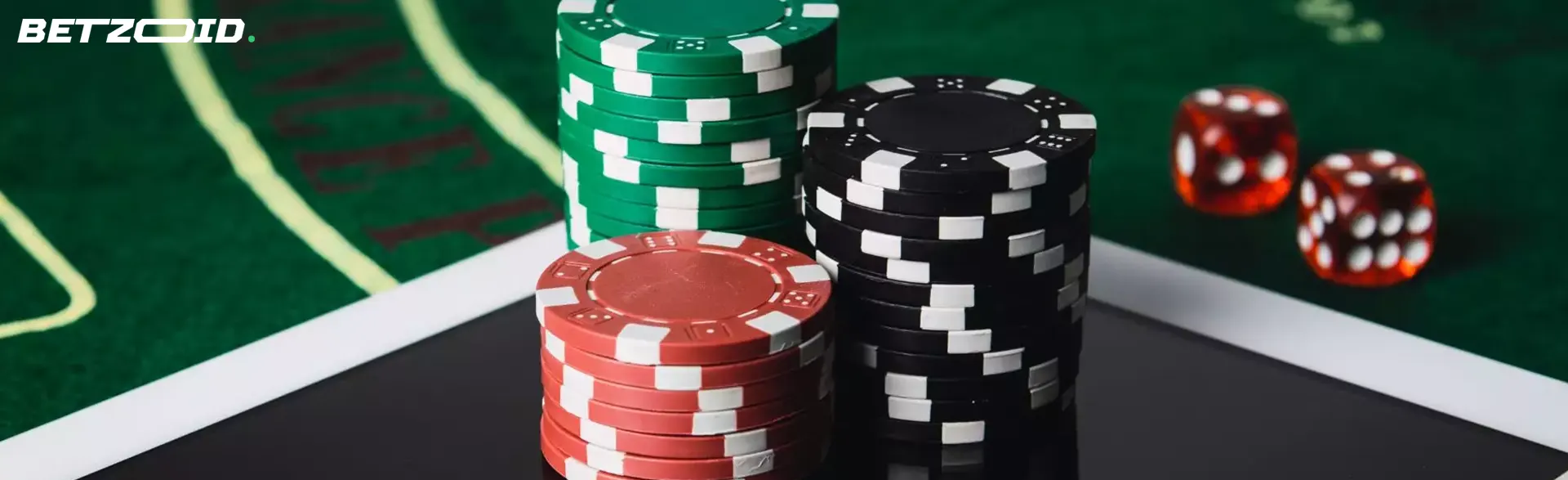 Fichas de casino en la pantalla de la tableta.