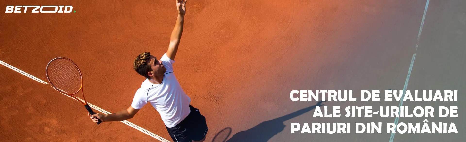 Un jucător de tenis se balansează pentru a face o lovitură.