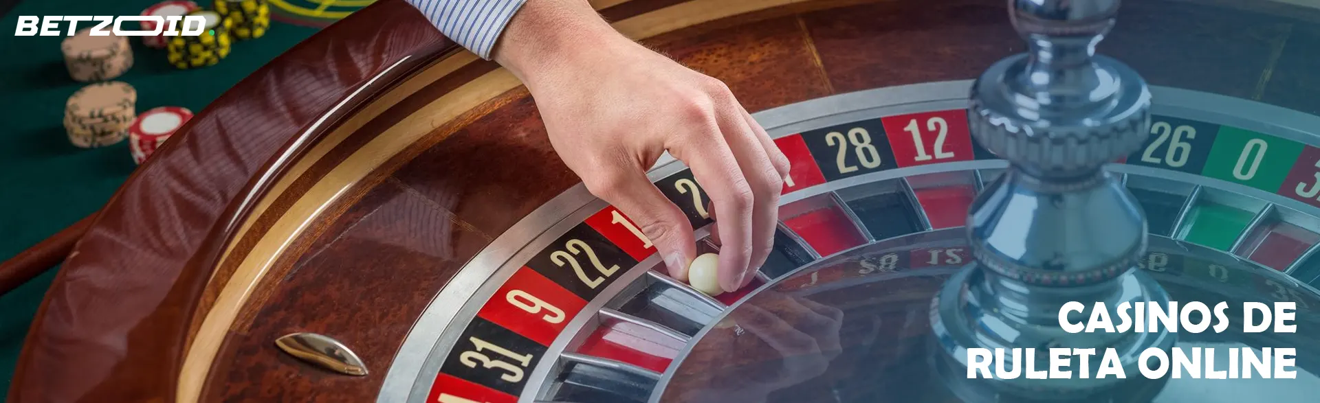 El jugador coloca la bola en la ruleta.