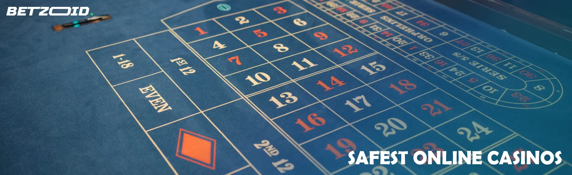 Empty roulette table.