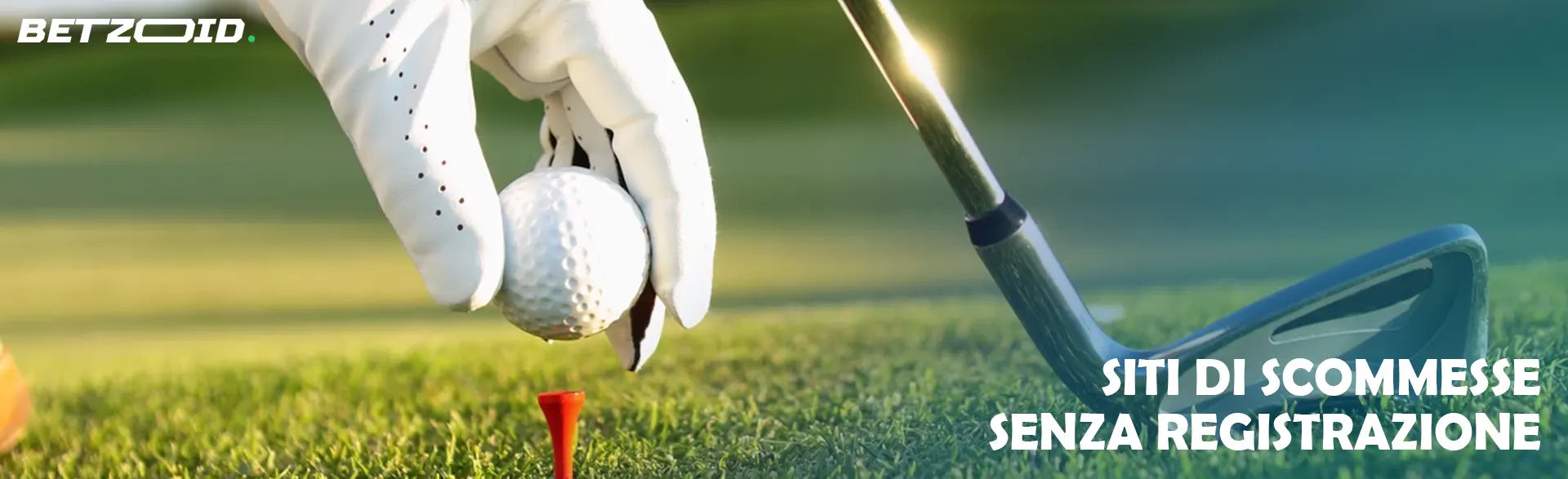 Una mano in un guanto mette una pallina da golf sul campo.