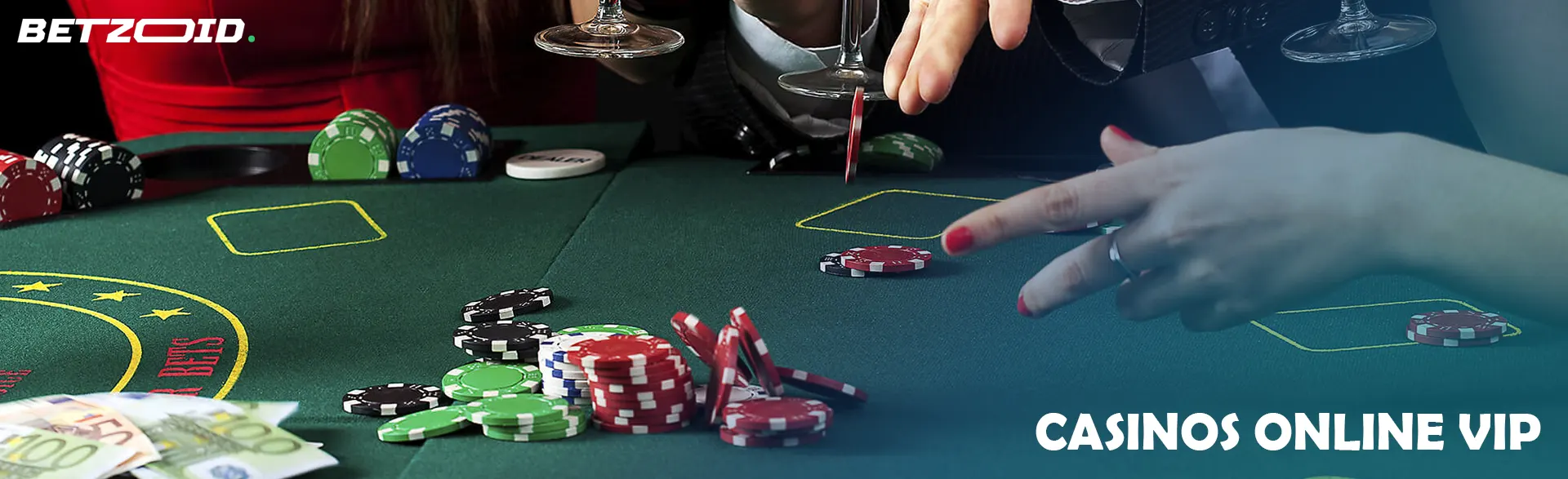 Jogadores à volta da mesa do casino com fichas e dinheiro.